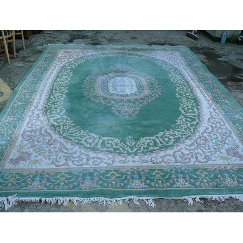 440 - VERY LARGE GREEN FLORAL RUG