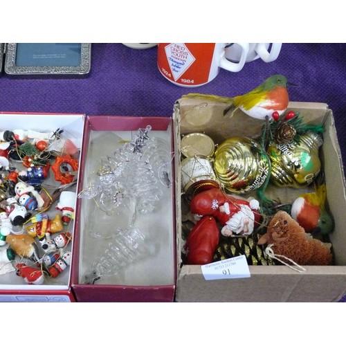 91 - 3 SMALL BOXES OF DECORATIVE CHRISTMAS TREE ORNAMENTS