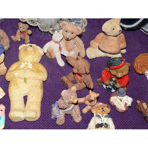 106 - COLLECTION OF TEDDY BEARS AND OTHER ANIMAL ORNAMENTS