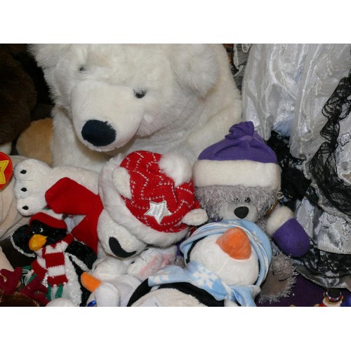 108 - NICE SELECTION OF CUDDLY CHRISTMAS TOYS TO INCLUDE WINNIE THE POOH, REINDEERS ETC