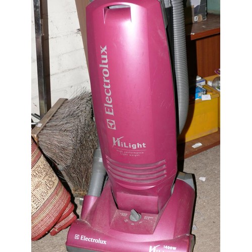 140A - ELECTROLUX HILIGHT 1400W VACUUM CLEANER