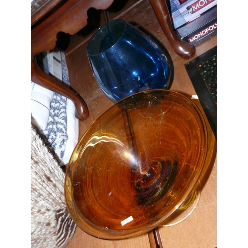 176 - LARGE AMBER COLOURED GLASS BOWL PLUS LARGE BLUE BRANDY GLASS