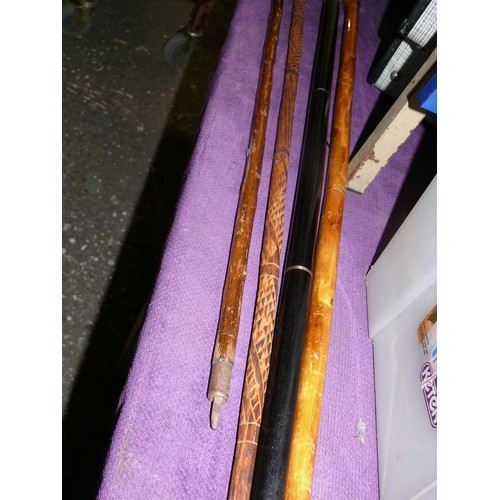 191 - 3 VINTAGE SWAGGER/ALKING STICKS 1 WITH CARVED WOOD, 1 BLACK AND CHROME AND 1 BAMBOO