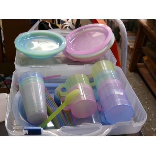 205 - PLASTIC PICNIC SET IN CARRY CASE.