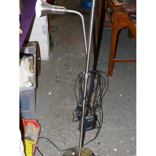 208 - CHROME FLOOR STANDING UPLIGHTER LAMP WITH FLEXI READING LIGHT