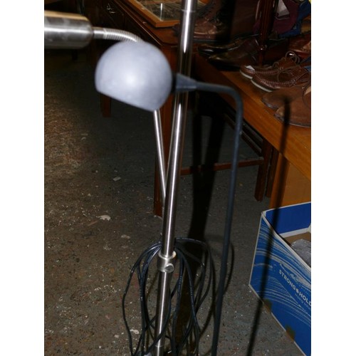 208 - CHROME FLOOR STANDING UPLIGHTER LAMP WITH FLEXI READING LIGHT