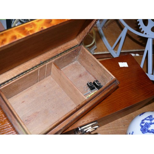 226 - 2 WOODEN BOXES, 1 WITH A PAINTED FISH ON LID. TOGETHER WITH A COLLECTION OF CERAMICS.