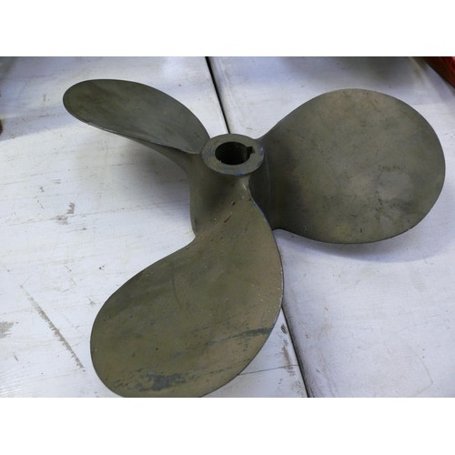 92 - Thornycroft bronze screw propeller for a boat, stamped with marks around the hub including E.3728, N... 