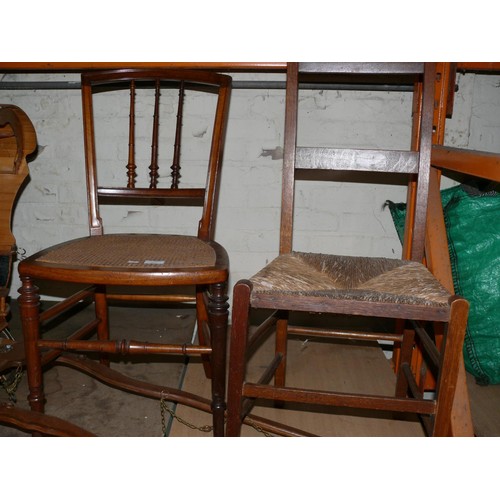 427 - 2x Antique occasional chairs - A quality Victorian mahogany parlour/bedroom chair, with fine ring tu... 