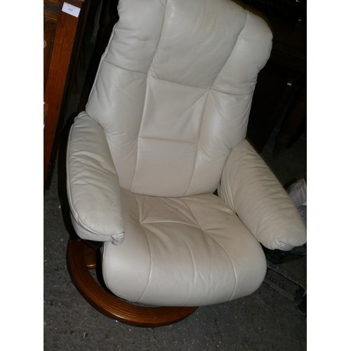 479 - Ekornes Stressless recliner chair in cream leather.