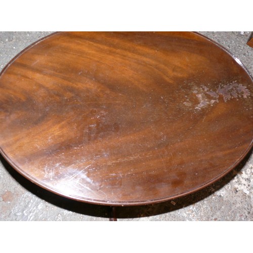 458 - Victorian mahogany oval wine side table, with three legs and a ring turned column.