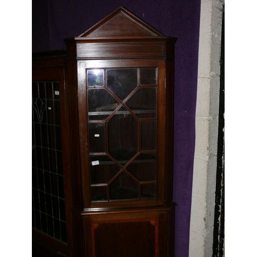 462 - Early 20thC Georgian style mahogany astragal glazed corner cabinet in 2 parts, with a large oval fan... 