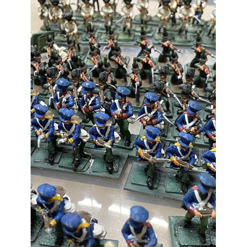 339 - Large collection of Napoleonic soldiers of the Austrian and Prussian armies. Miniature lead cast sol... 