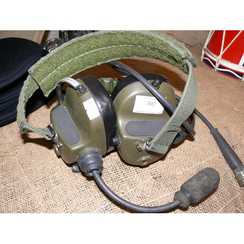 350 - Bowman tactical radio headset. Militaria.