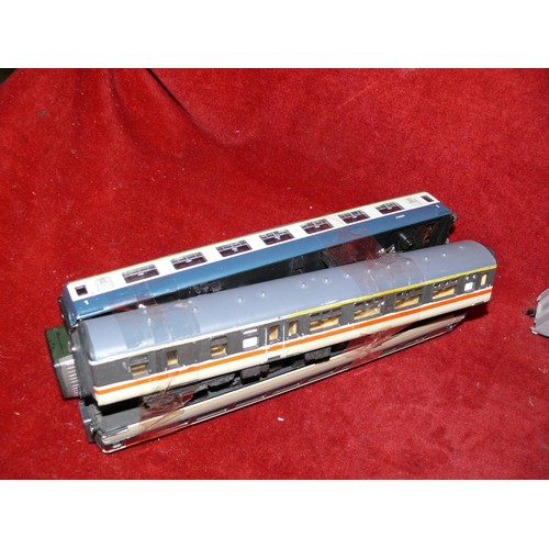 347 - TRAY OF 9 COACHES CONSISTING OF HORNBY, LIMA, BACCHMANN AND TRI-ANG PLUS GOODS VEHICLES AND SPARES