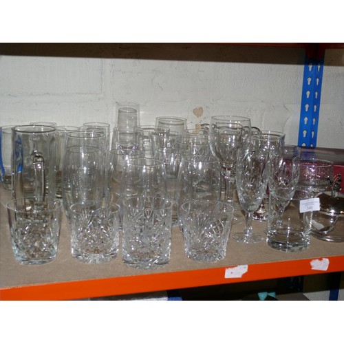 407 - SHELF OF MOSTLY DRINKING GLASSES INC CRYSTAL WHISKY GLASSES, BOXED SET 6 WHISKY TUMBLERS BY ENCHANTE... 