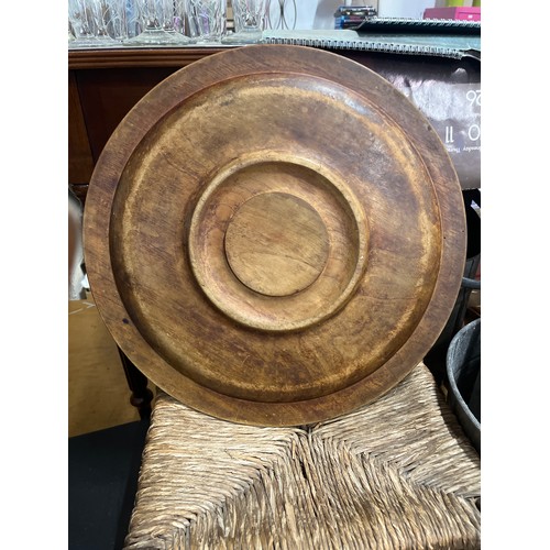 251 - CARVED WOODEN PLATE WITH STAR DECORATION