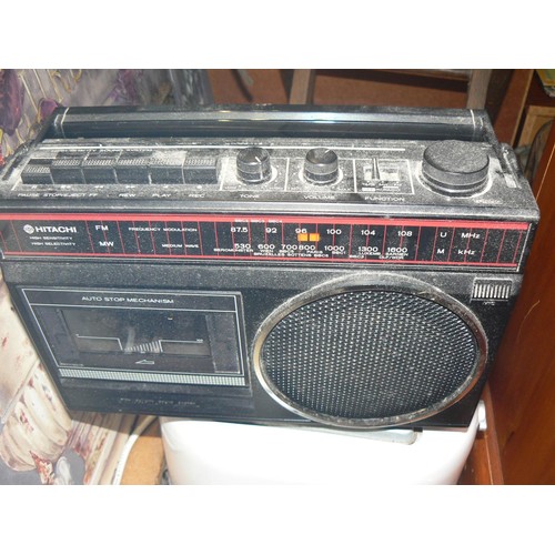 291 - HITACHI RADIO, A CD PLAYER AND A TOASTER