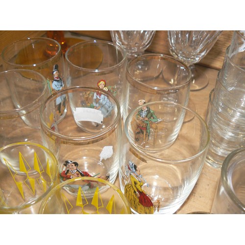 297 - SELECTION OF VINTAGE GLASSWARE TO INCLUDE LARGE ORANGE BRANDY GLASS