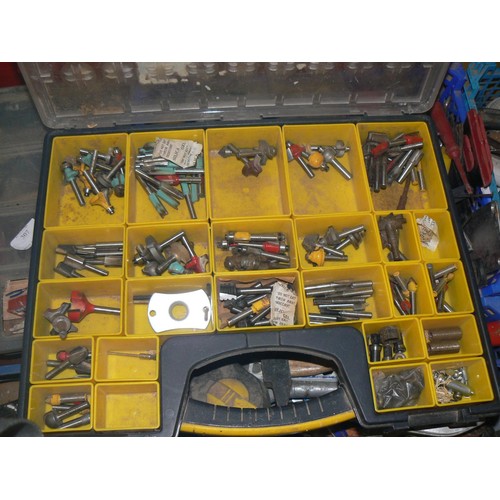 308 - COMPARTMENT STORAGE TRAY OF ROUTER BITS