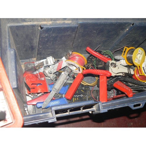 315 - TOOLBOX AND CONTENTS OF ELECTRICAL ITEMS TO INCLUDE WIRE STRIPERS, CABLE, GLANDS, ELECTRICAL CONNECT... 