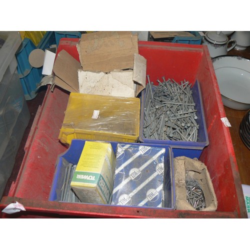 321 - VERY LARGE SELECTION OF VARIOUS HARDWARE SCREWS, NAILS ETC