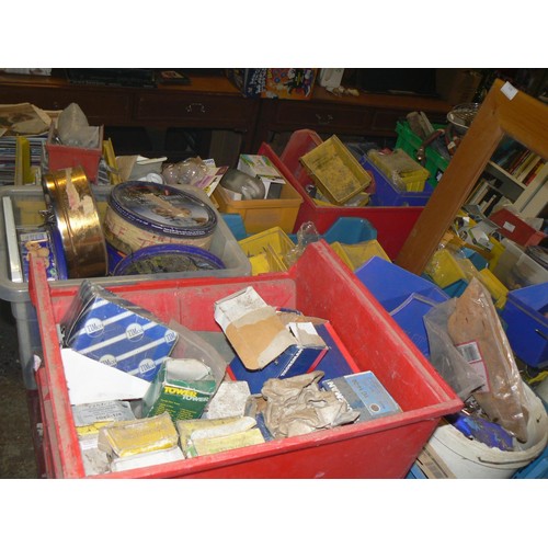 321 - VERY LARGE SELECTION OF VARIOUS HARDWARE SCREWS, NAILS ETC