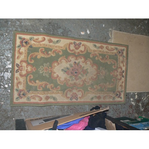 322 - QUANTITY OF GOOD QUALITY RUGS IN VARIOUS DESIGNS, SOME MATCHING