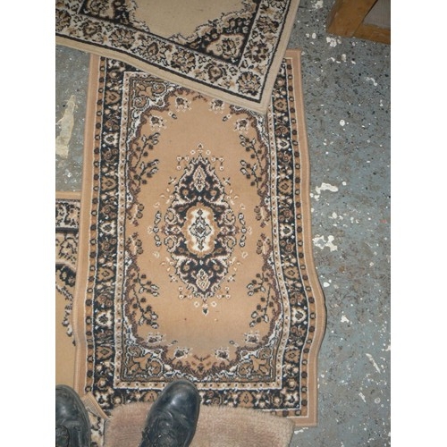 322 - QUANTITY OF GOOD QUALITY RUGS IN VARIOUS DESIGNS, SOME MATCHING