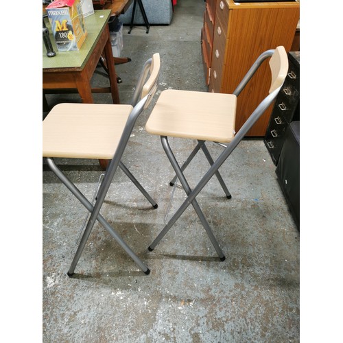 468 - A PAIR OF METAL FRAME FOLDING BAR STOOLS