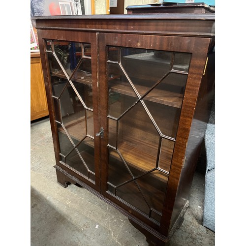 484 - LARGE DARK WOOD DISPLAY CABINET WITH GLAZED DOORS AND KEY