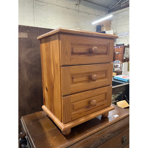 512 - PINE 3 DRAWER BEDSIDE CABINET