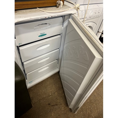 522 - HOTPOINT ICED DIAMOND UNDER THE COUNTER FREEZER