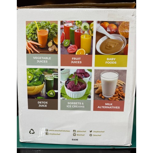 365 - BIOCHEF ATLAS PRO WHOLE SLOW JUICER IN WHITE NEW IN BOX FROM BANKRUPT STOCK ORIGINALLY SUPPLIED BY W... 