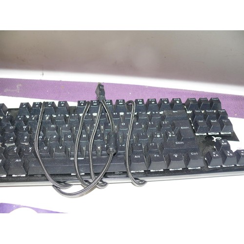 96 - WHITE SHARK USB GAMING KEYBOARD SPARTAN