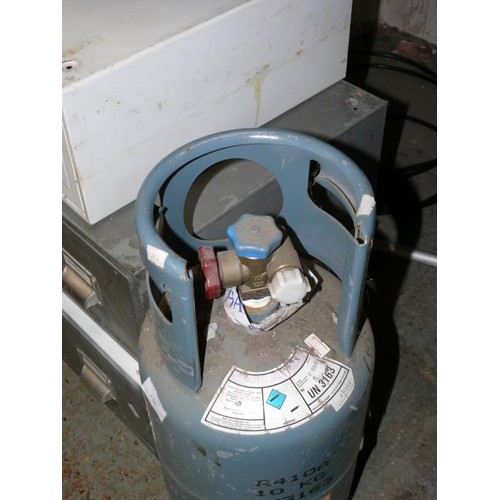 157 - 10KG GAS BOTTLE