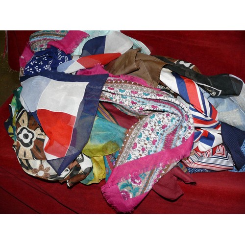 188 - COLLECTION OF GOOD QUALITY LADIES SCARVES