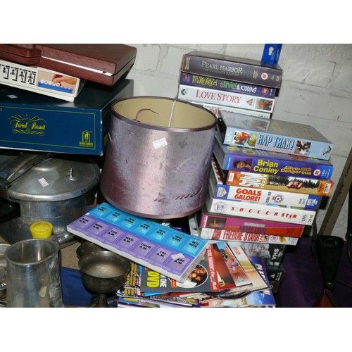 190 - LARGE MIXED LOT TO INCLUDE DECORATIVE CHINA, COOLBOX, LAMP, DVD BOXSET, METALWARE, KITCHENWARE, BOOK... 