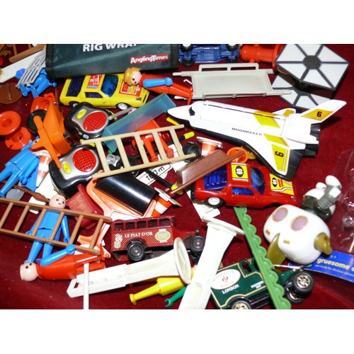 205 - A BASKET OF TOYS TO INCLUDE VINTAGE PLAYMOBIL FIGURES PLUS A MEGA MAGIC GAME