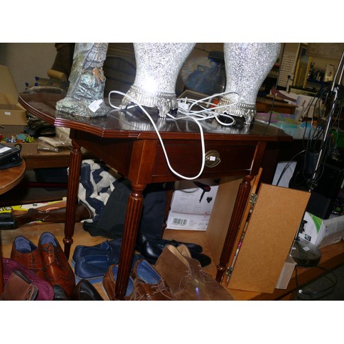 249 - DARK WOOD DROP LEAF SIDE TABLE WITH DRAWER