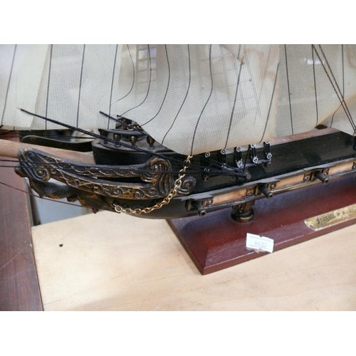 89 - A wooden scale model ship of the Fragata Siglio XVII, a Spanish 18thC frigate.