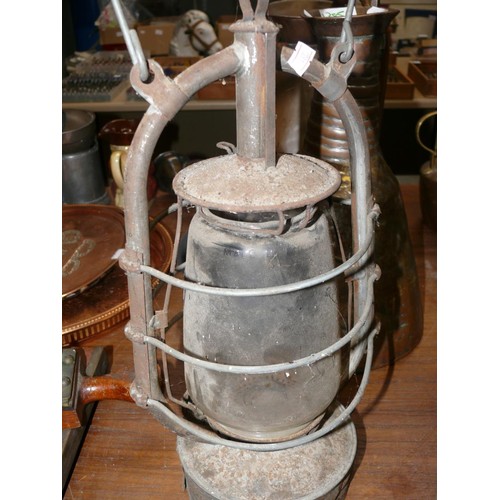 90 - Veritas Pax Elephant paraffin lamp.