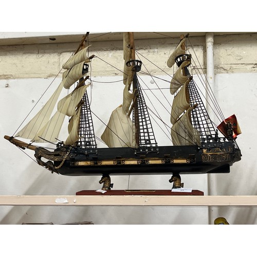 89 - A wooden scale model ship of the Fragata Siglio XVII, a Spanish 18thC frigate.