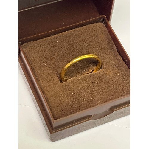 12 - A 22CT GOLD WEDDING BAND SIZE N WEIGHT 3.37 GRAMS