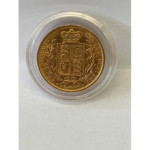 18 - A GOLD SOVEREIGN 1865 YOUNG BUN HEAD VERY FINE