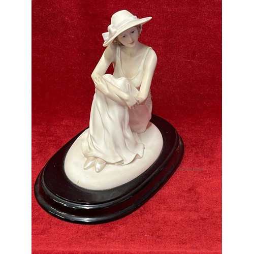 6 - LADY FIGURINE OF ALICE BY LEONARDO SIGNED ANNIE ROWE WITH ORIGINAL BOX