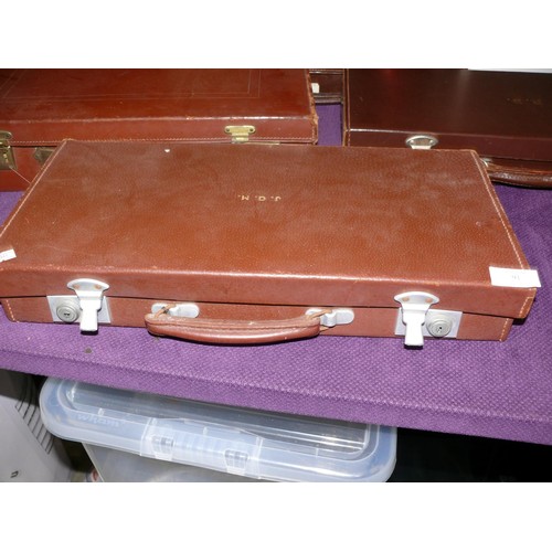 91 - 4 BROWN LEATHER MASONIC CASES, LINED PLUS A MASONIC JEWEL