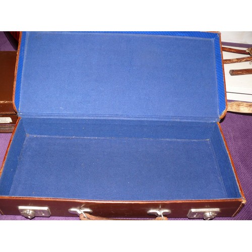 91 - 4 BROWN LEATHER MASONIC CASES, LINED PLUS A MASONIC JEWEL