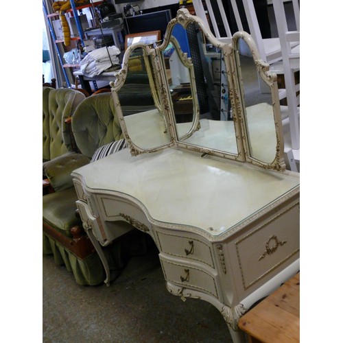 297 - BEAUTIFUL LOUIS STYLE DRESSING TABLE WITH MIRROR AND 5 DRAWERS