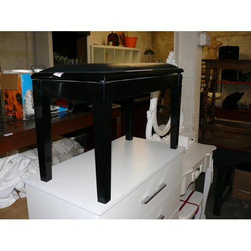 269 - LARGE GOOD QUALITY PIANO/ORGAN STOOL IN BLACK LACQUER WITH PADDED SEAT